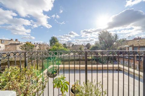 24a Highlands Avenue, London, W3 6EU