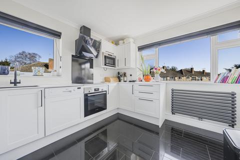 3 bedroom maisonette for sale, Shaef Way, Teddington