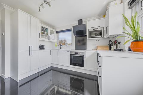 3 bedroom maisonette for sale, Shaef Way, Teddington