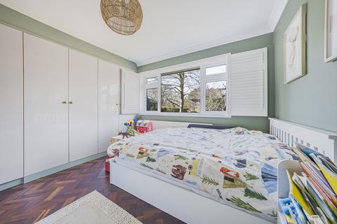 3 bedroom maisonette for sale, Shaef Way, Teddington