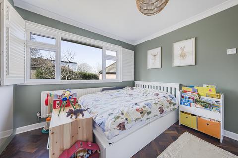 3 bedroom maisonette for sale, Shaef Way, Teddington