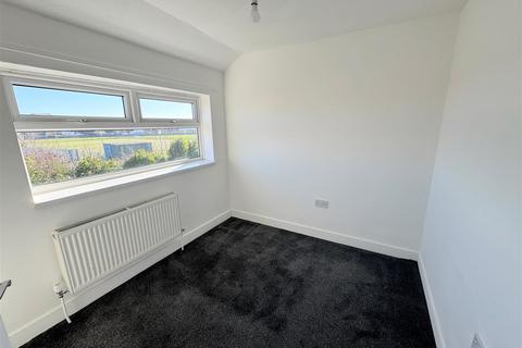 3 bedroom end of terrace house to rent, Tempest Road, King Oswy, Hartlepool