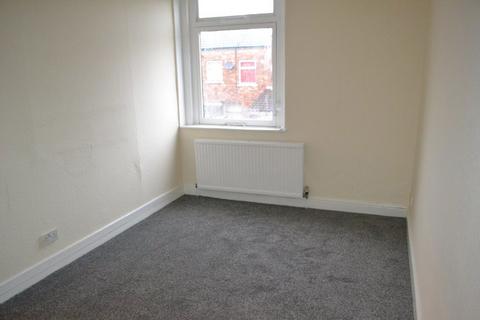 2 bedroom terraced house to rent, Unicorn Street, Eccles M30 7DW