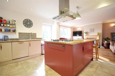 4 bedroom house for sale, Main Street, Brandesburton,