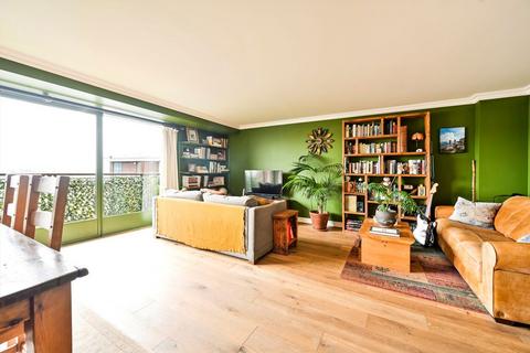 3 bedroom flat for sale, The Bittoms, Kingston Upon Thames KT1