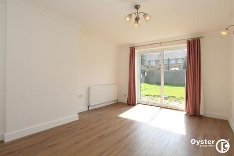 3 bedroom semi-detached house to rent, Green Lane, Edgware, HA8