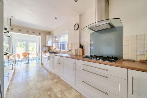 4 bedroom detached house for sale, Kempshott Lane, Basingstoke, RG22 5LB