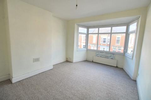 3 bedroom flat for sale, Simonside Terrace, Heaton, Newcastle upon Tyne, Tyne and Wear, NE6 5DS