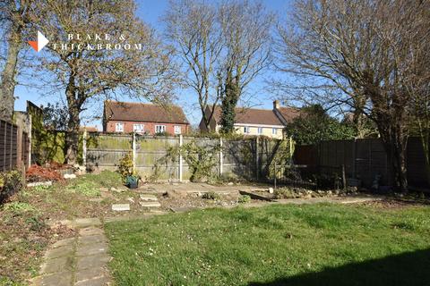 2 bedroom detached bungalow for sale, Stambridge Road, Clacton-on-Sea