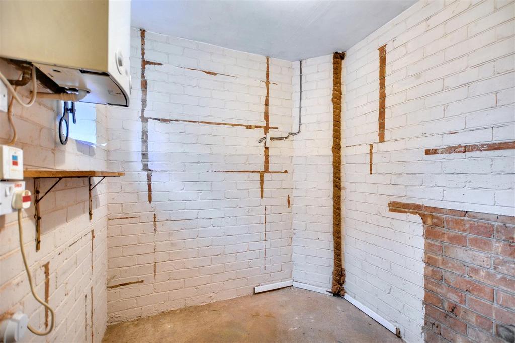 Outbuilding 2.jpeg