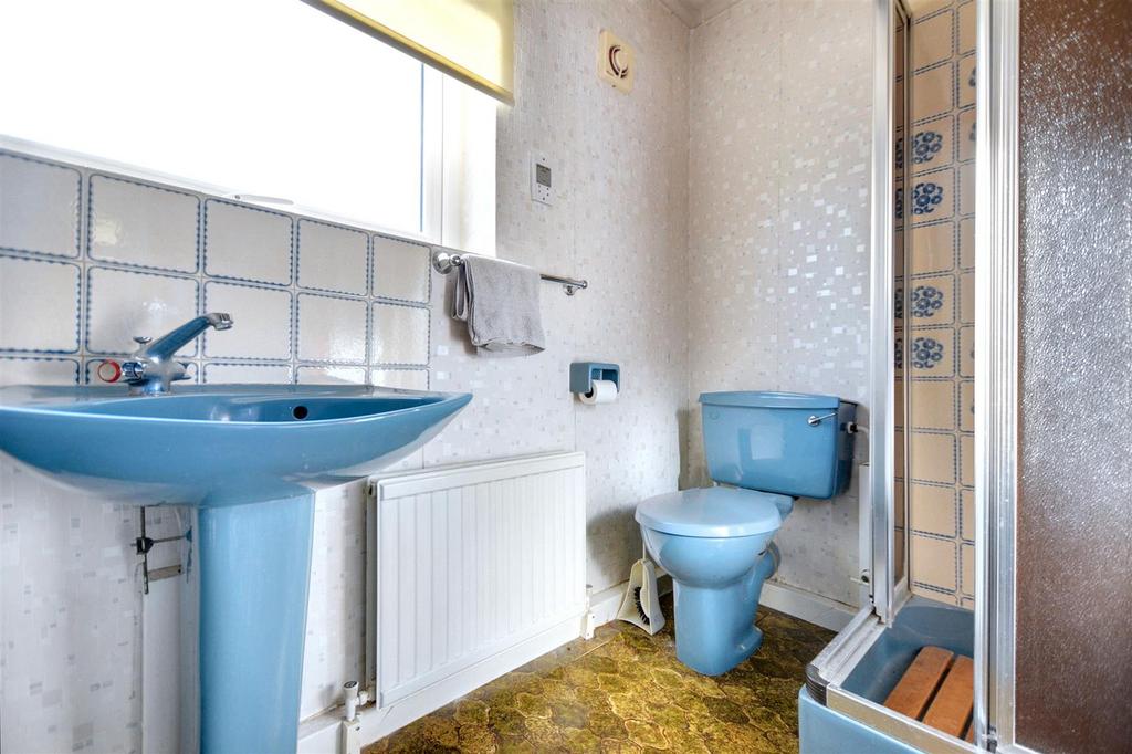 Bathroom 2.jpeg