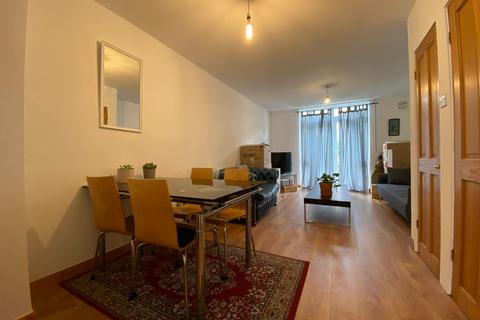 2 bedroom ground floor maisonette to rent, Geffrye Street, Shoreditch, E2