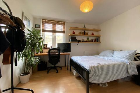 2 bedroom ground floor maisonette to rent, Geffrye Street, Shoreditch, E2