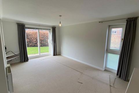 2 bedroom apartment to rent, Grange Court, Bowdon, WA14 3EU