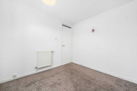 2 bedroom flat to rent, Princes Gate, Glasgow G73