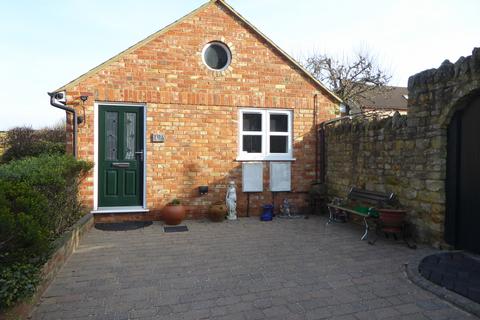 1 bedroom house to rent, Woods Lane, Potterspury NN12