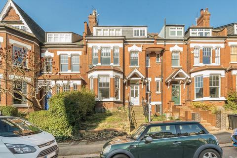 2 bedroom flat for sale, Church Crescent, London N10