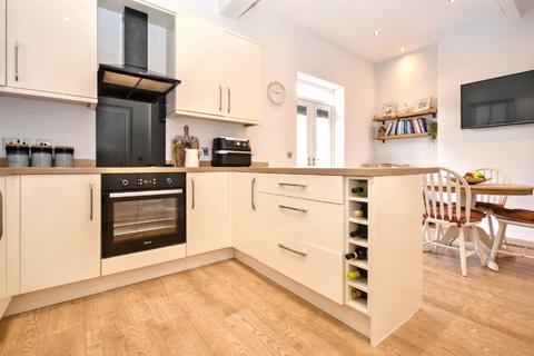 5 First Avenue, Wakefield, WF1 2HS