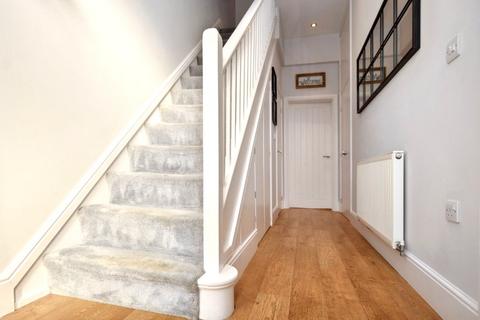 5 First Avenue, Wakefield, WF1 2HS