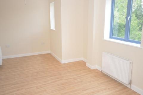 2 bedroom flat to rent, Weyhill Road, Hampshire SP10