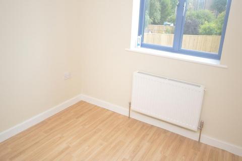 2 bedroom flat to rent, Weyhill Road, Hampshire SP10