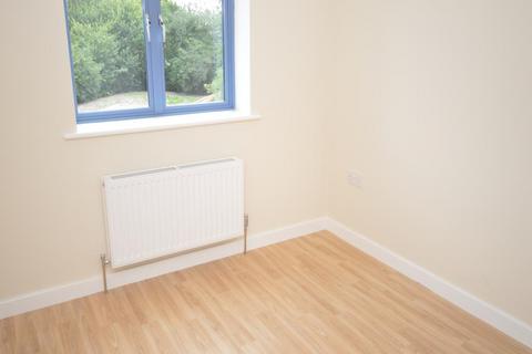 2 bedroom flat to rent, Weyhill Road, Hampshire SP10