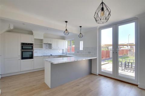 122 Marlowe Road, Worthing, BN14 8EZ
