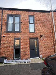 3 bedroom terraced house to rent, Stan Mellor Close, Salford M6