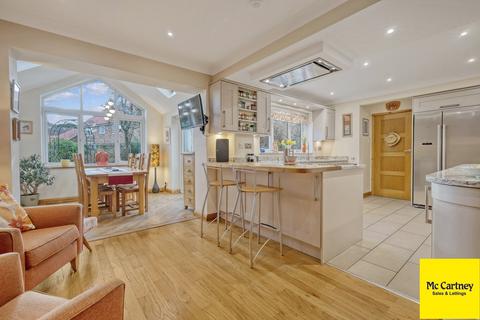 5 Phoenix Grove, Chelmsford, CM2 9BN