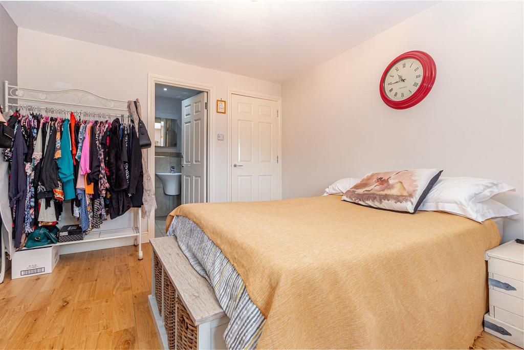 Bedroom-1-3 14.jpg