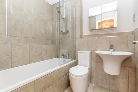 32 Charter Place, Worcester, WR1 3BX