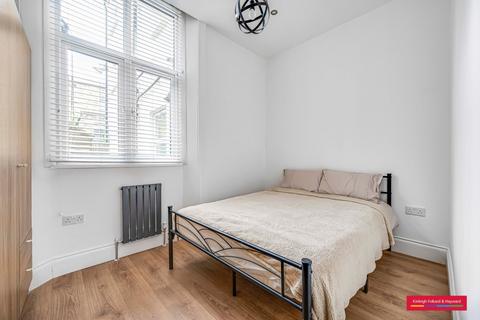 1 bedroom apartment to rent, Devonport Road London W12