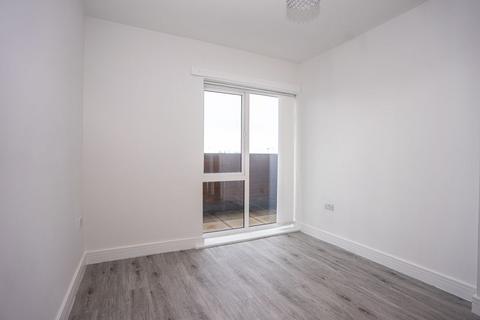 undefined, Liverpool L19