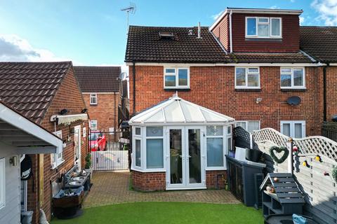 2 bedroom end of terrace house for sale, Davenants, Basildon, Essex, SS13