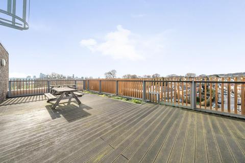 2 bedroom flat for sale, Cargreen Road, South Norwood, London, SE25