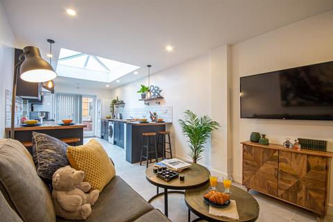 5 bedroom terraced house to rent, Winchester Street, Coventry