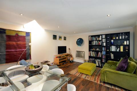 36 Maryon Mews, London, NW3 2PU