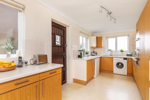 4 bedroom detached house for sale, Fairfax Close, Winchester, SO22