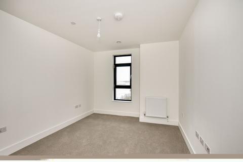 2 bedroom flat to rent, Medway Street Chatham ME4