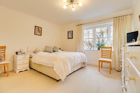 3 bedroom flat for sale, Wordsworth Close, Kings Park, St. Albans, AL3