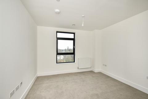 2 bedroom flat to rent, Medway Street Chatham ME4