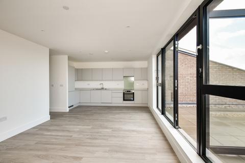 2 bedroom flat to rent, Medway Street Chatham ME4