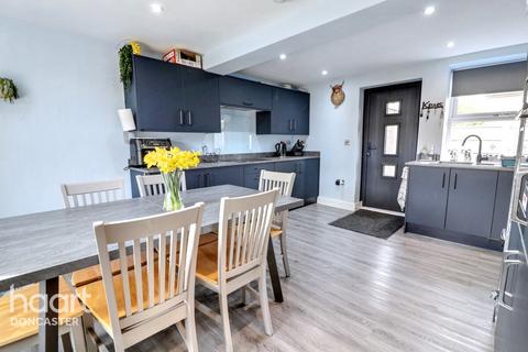 7 Long Grove, Stainforth, Doncaster, DN7 5RW
