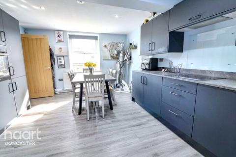 7 Long Grove, Stainforth, Doncaster, DN7 5RW