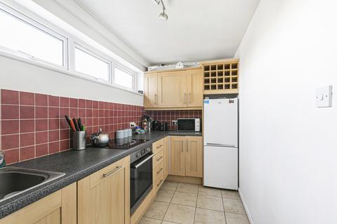 2 bedroom apartment for sale, Guildford Road, Woking, Surrey, GU22