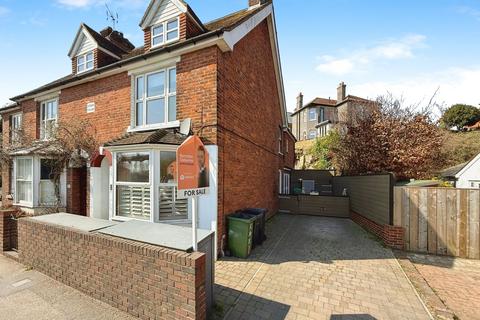 4 bedroom semi-detached house for sale, Fishmarket Road, Rye TN31