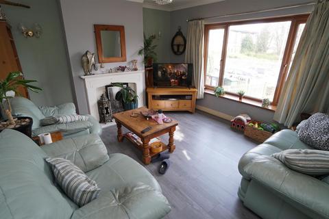 3 bedroom townhouse for sale, Peterborough Road, Undercliffe, Bradford