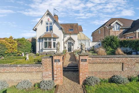 4 bedroom detached house for sale, Clophill Road, Bedford MK45