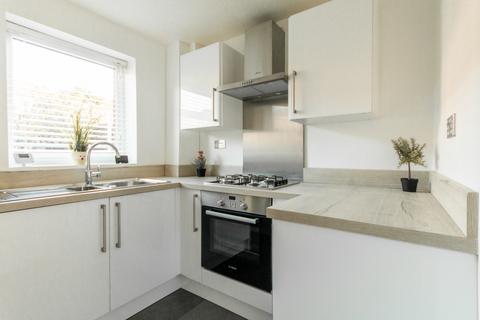 2 bedroom terraced house to rent, Corsham Gardens, Nottingham, NG3