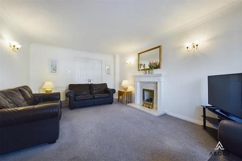 3 Fradgley Grove, Uttoxeter, ST14 5NT
